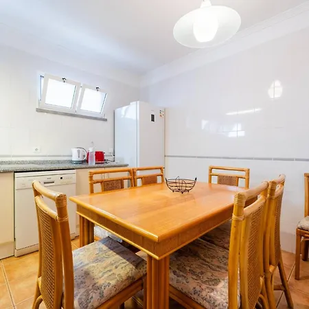 Vakantiehuis Arrifes In *